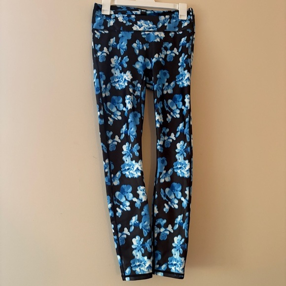 Fabletics Motion365+ Blue Floral Leggings XS XXS Estimated - Picture 1 of 3